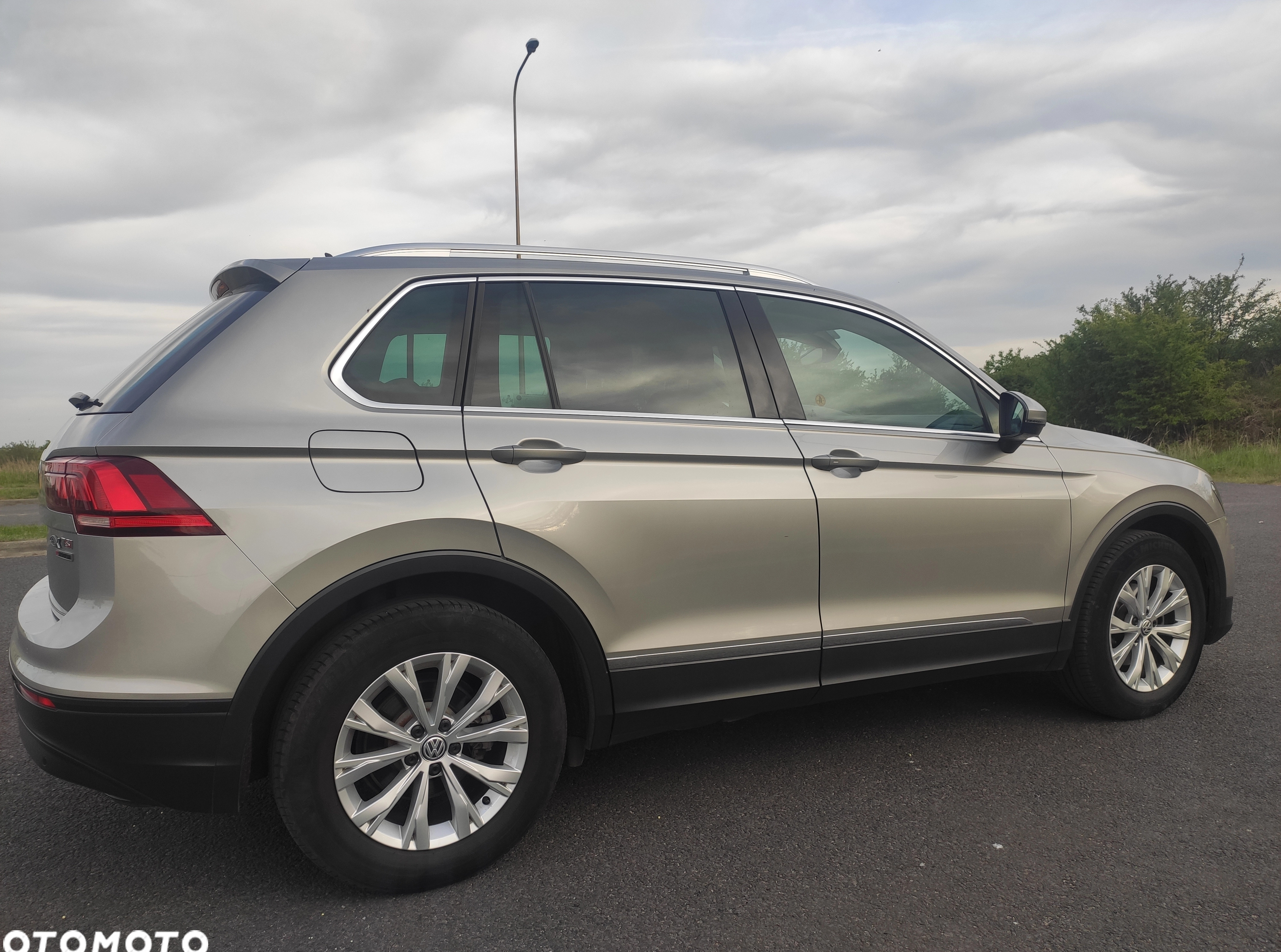 Volkswagen Tiguan cena 94000 przebieg: 77000, rok produkcji 2016 z Lubin małe 667